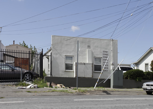 22461-22477 Meekland Ave in Hayward, CA - Building Photo - Building Photo