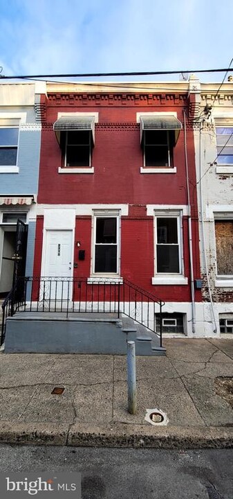 2115 N Lambert St in Philadelphia, PA - Building Photo