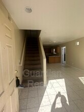 5258 Paradise Skies Ave in Las Vegas, NV - Building Photo - Building Photo