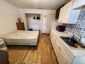 7171 SW 14th St in North Lauderdale, FL - Building Photo - Building Photo