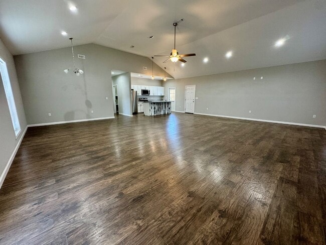 146 Gerald Bryant Rd in Guntersville, AL - Building Photo - Building Photo