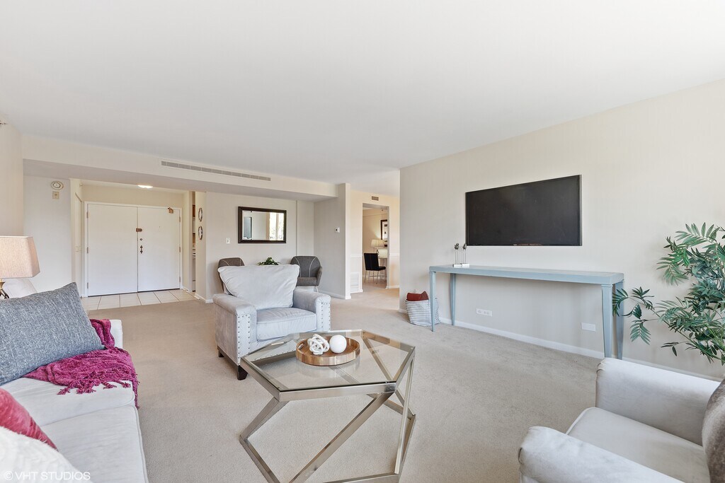 Spinning Wheel Apartments Hinsdale, IL Apartments