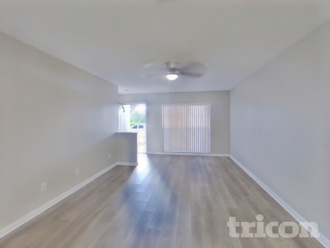 320 Laxton Ln in Valrico, FL - Foto de edificio - Building Photo