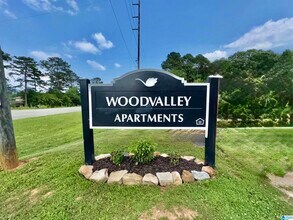 1700 Greenbrier Dear Rd in Anniston, AL - Foto de edificio - Building Photo
