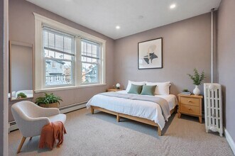 142 Sutherland Rd, Unit 15 in Boston, MA - Foto de edificio - Building Photo