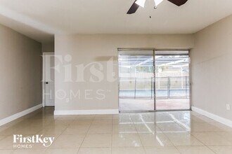 7560 Venetian St in Miramar, FL - Building Photo - Building Photo