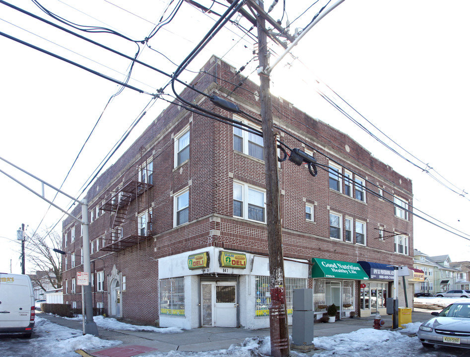 841 Madison Ave in Elizabeth, NJ - Building Photo