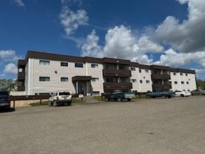 10012-10013 3 St in Dawson Creek, BC - Building Photo - Building Photo