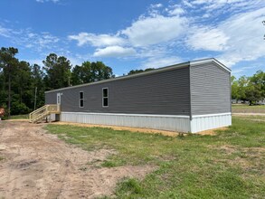2043 Southern Crest Dr in Loris, SC - Building Photo - Building Photo