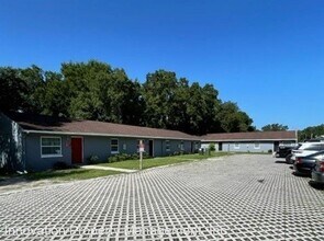 1015 Beecher St in Leesburg, FL - Foto de edificio - Building Photo