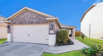 1528 Treeta Trail in Kyle, TX - Building Photo