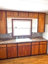 975 Bryant St SW in Wyoming, MI - Building Photo