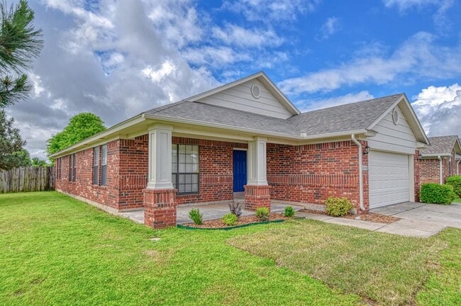 10700 NW 36th Pl in Yukon, OK - Building Photo - Building Photo