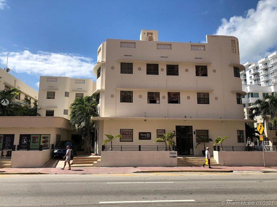 2730 Collins Ave-Unit -309 in Miami Beach, FL - Building Photo