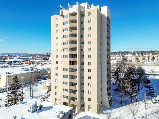 1900 Désilets Rue in Québec, QC - Building Photo - Building Photo