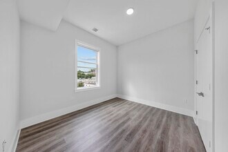 660 Grand St in Jersey City, NJ - Building Photo - Building Photo