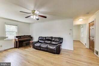 4600 Jones Bridge Rd in Bethesda, MD - Building Photo - Building Photo