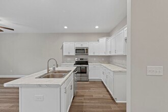 341 S Stingray Ln in Sneads Ferry, NC - Building Photo - Building Photo