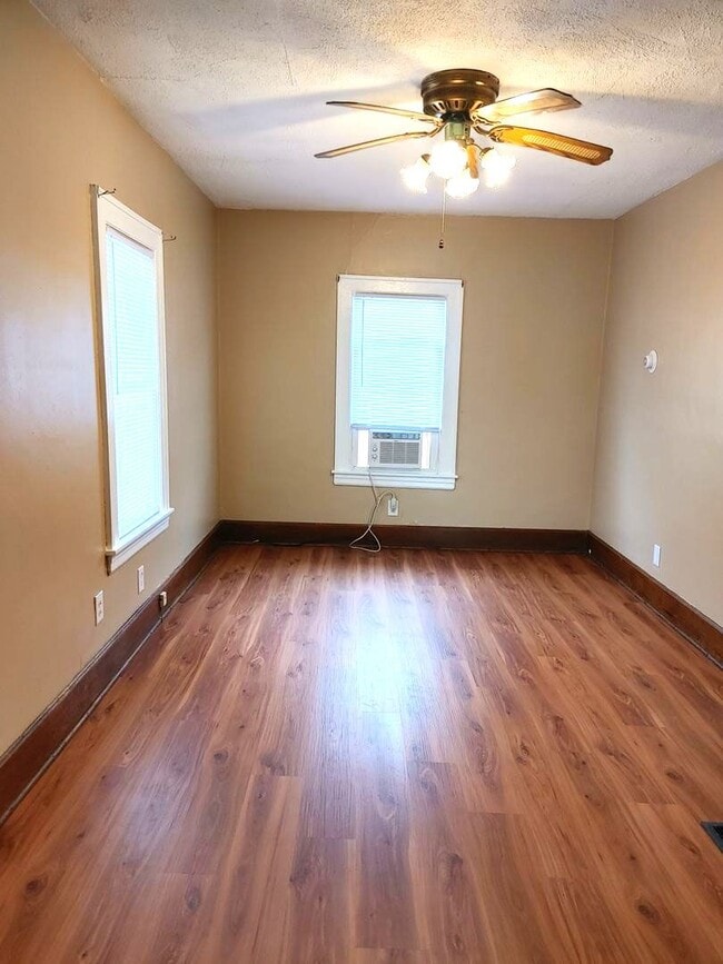 702 1/2 28th Street in Vienna, WV - Building Photo - Building Photo