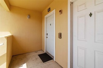 1020 Villagio Cir in Sarasota, FL - Building Photo - Building Photo