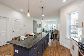 5353 S Michigan Ave in Chicago, IL - Building Photo - Building Photo