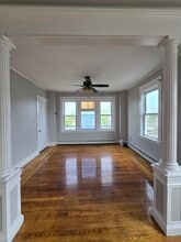 360 Academy Ave, Unit 3 in Providence, RI - Foto de edificio - Building Photo