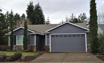 5295 Mac St SE in Salem, OR - Building Photo