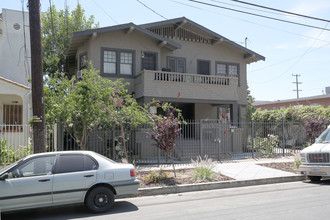 4350-4360 1/2 Willow Brook Ave in Los Angeles, CA - Foto de edificio - Primary Photo