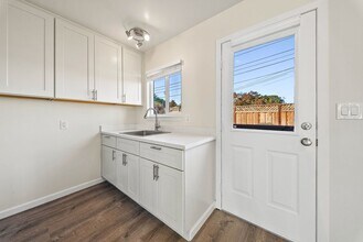 907 35th Ave in Santa Cruz, CA - Building Photo - Building Photo