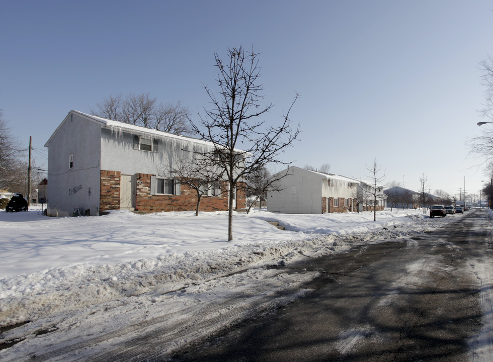 1598-1666 E 25th St in Columbus, OH - Building Photo