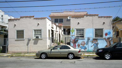 4557 Lexington Ave in Los Angeles, CA - Building Photo - Building Photo