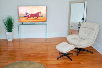 5104 Abigail Dr, Unit 1 in Lyndhurst, OH - Building Photo - Building Photo