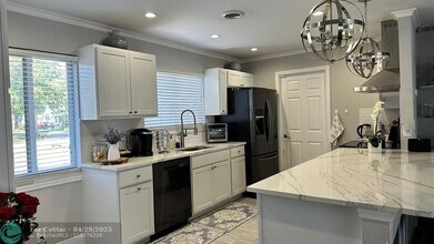 801 SE 14th St in Deerfield Beach, FL - Building Photo - Building Photo