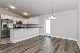 2212 NE 7th Ave in Cape Coral, FL - Building Photo - Building Photo