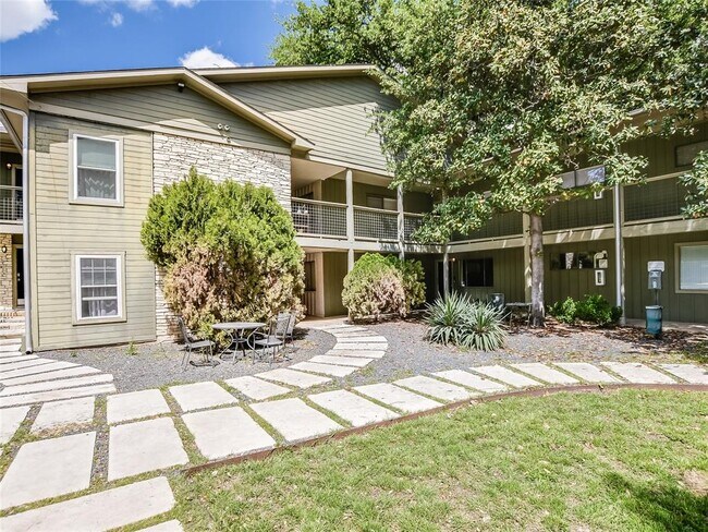 property at 2303 East Side Dr