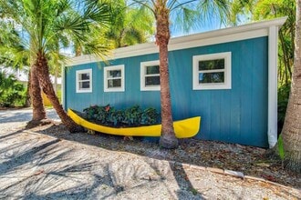 3663 Egerton Cir in Sarasota, FL - Foto de edificio - Building Photo