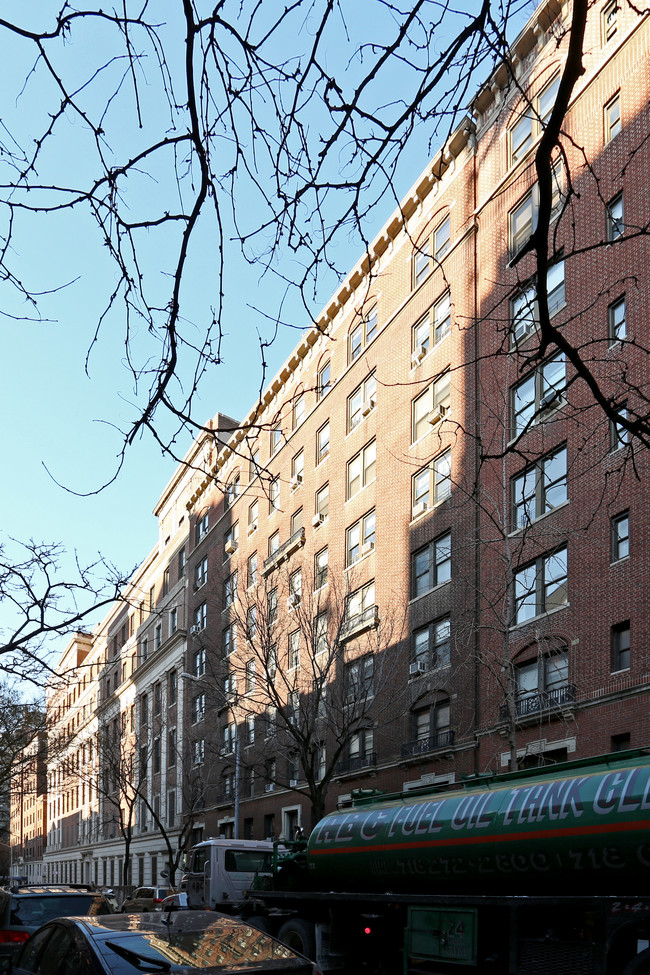 115 W 73rd St in New York, NY - Building Photo - Building Photo