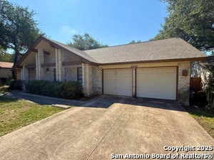 4638 Shavano Woods in San Antonio, TX - Building Photo - Building Photo