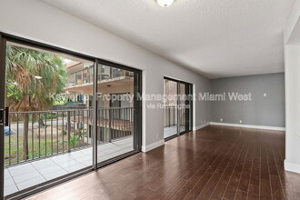 4705 SW 62nd Ave in Davie, FL - Building Photo - Building Photo