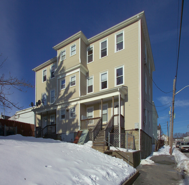 29-31 Nashua St in Fall River, MA - Building Photo