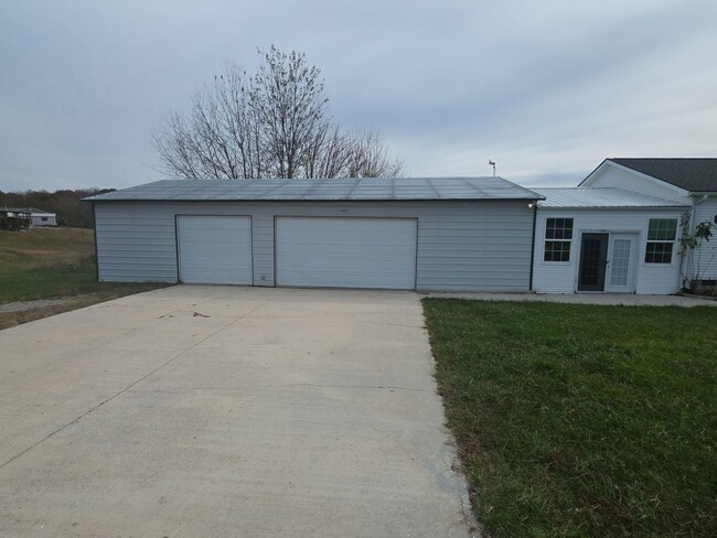 124 Lake Ln in Cookeville, TN - Building Photo - Building Photo