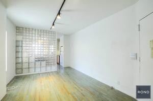 313 W 17th St-Unit -#2E in New York, NY - Building Photo - Building Photo