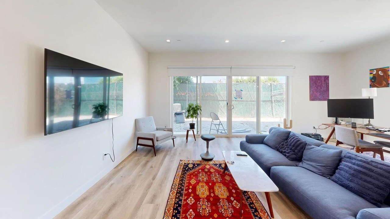 2026 Federal Ave in Los Angeles, CA - Building Photo