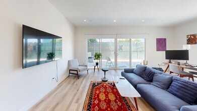 2026 Federal Ave in Los Angeles, CA - Foto de edificio - Building Photo