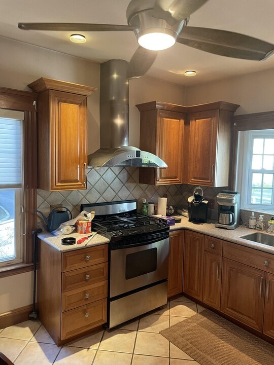 9 Teele Ave, Unit 2 in Somerville, MA - Building Photo