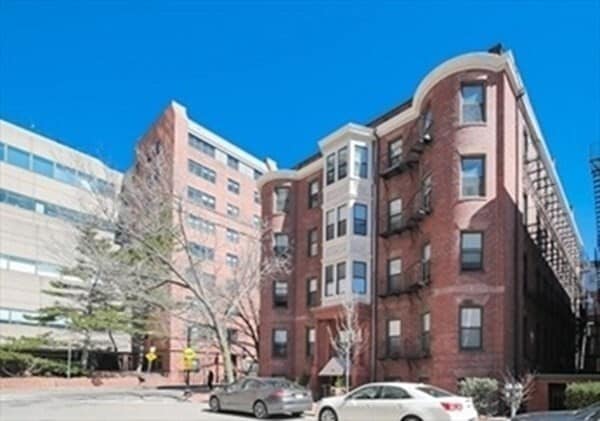 40 St Botolph St in Boston, MA - Building Photo - Building Photo