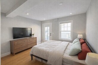 33 Boardman St in Boston, MA - Building Photo - Building Photo