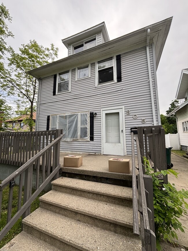 property at 805 Riverview Ave