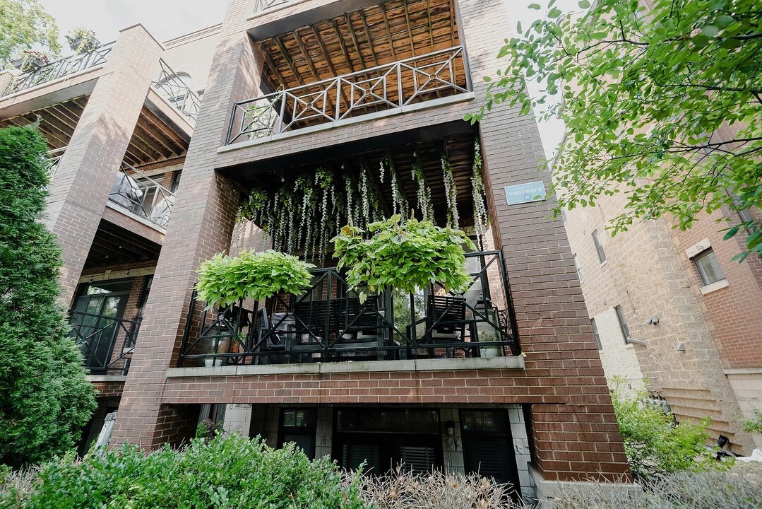 4543 Malden St in Chicago, IL - Building Photo