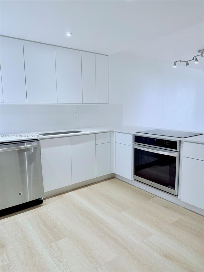 property at 1331 Lincoln Rd